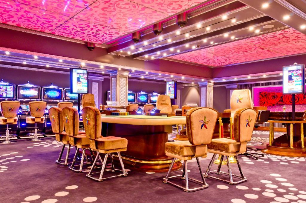 Savannah Hotel & Casino Paramaribo Bagian luar foto